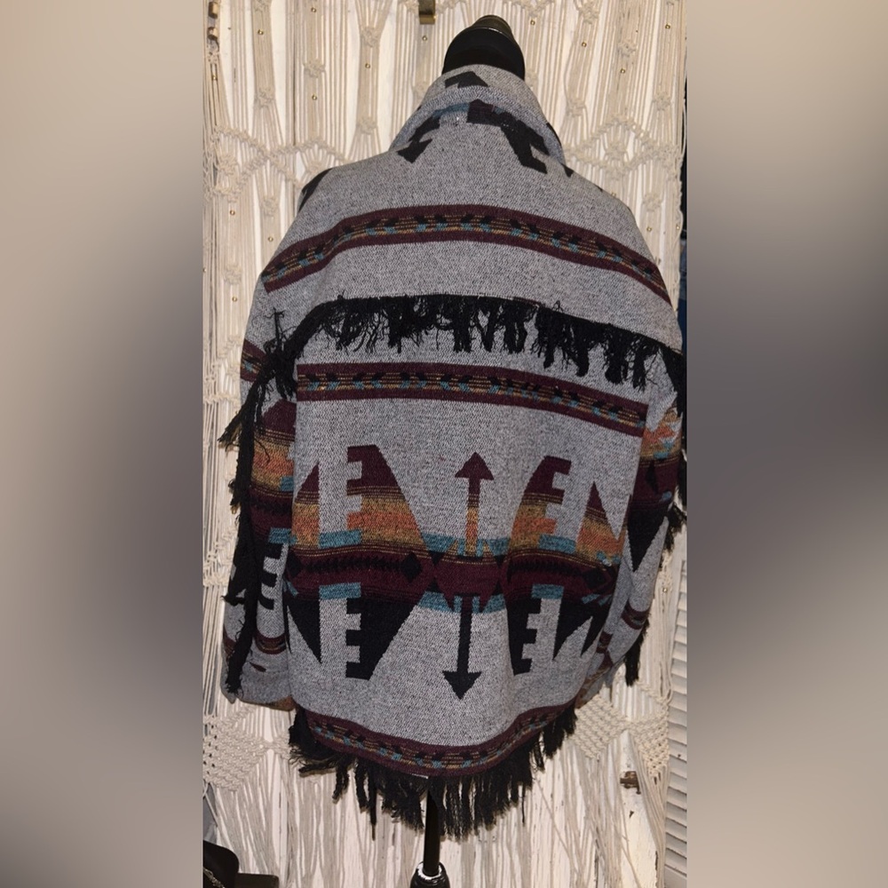 Shero Aztec Pattern Fringe Jacket- NWT - Picture 2 of 3